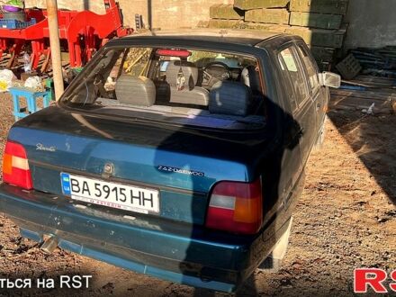 ЗАЗ Славута 1999 в Кропивницком (Кировограде) на Automoto.ua Зеленый ЗАЗ Славута, объемом двигателя 1.1 л и пробегом 62 тыс. км за 1300 $, фото 1 на Automoto.ua