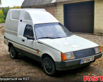 ЗАЗ Таврія-Пікап 2003 у Запоріжжя на Automoto.ua Білий ЗАЗ Таврія-Пікап, об'ємом двигуна 1.2 л та пробігом 250 тис. км за 730 $, фото 1 на Automoto.ua