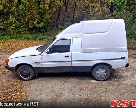 ЗАЗ Таврія-Пікап 2003 у Запоріжжя на Automoto.ua Білий ЗАЗ Таврія-Пікап, об'ємом двигуна 1.2 л та пробігом 250 тис. км за 730 $, фото 4 на Automoto.ua