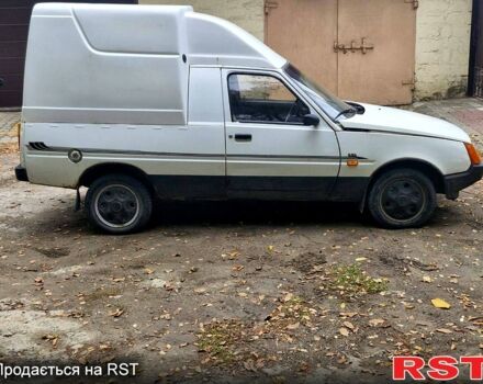 ЗАЗ Таврія-Пікап 2003 у Запоріжжя на Automoto.ua Білий ЗАЗ Таврія-Пікап, об'ємом двигуна 1.2 л та пробігом 250 тис. км за 730 $, фото 3 на Automoto.ua