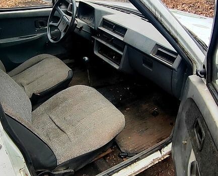 Белый ЗАЗ Таврия-Пикап, объемом двигателя 12 л и пробегом 300 тыс. км за 700 $, фото 3 на Automoto.ua