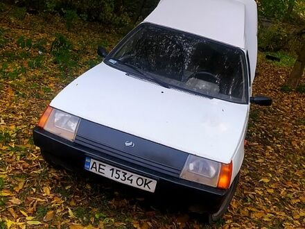 ЗАЗ Таврия-Пикап 2004 в Каменское - Днепродзержинск на Automoto.ua Белый ЗАЗ Таврия-Пикап, объемом двигателя 1.2 л и пробегом 0 тыс. км за 760 $, фото 1 на Automoto.ua
