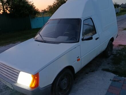 ЗАЗ Таврия 2004 в Житомире на Automoto.ua Белый ЗАЗ Таврия, объемом двигателя 1.25 л и пробегом 210 тыс. км за 1100 $, фото 1 на Automoto.ua