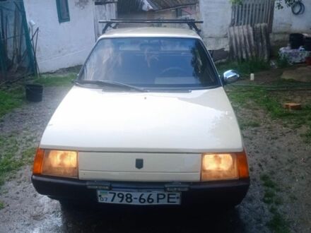 ЗАЗ Таврия 1989 в Ужгороде на Automoto.ua Коричневый ЗАЗ Таврия, объемом двигателя 1.3 л и пробегом 123 тыс. км за 400 $, фото 1 на Automoto.ua
