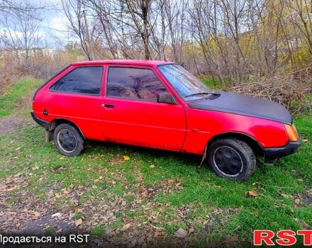 Красный ЗАЗ Таврия, объемом двигателя 1.1 л и пробегом 240 тыс. км за 390 $, фото 6 на Automoto.ua