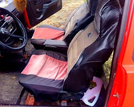 Красный ЗАЗ Таврия, объемом двигателя 1.1 л и пробегом 118 тыс. км за 800 $, фото 5 на Automoto.ua