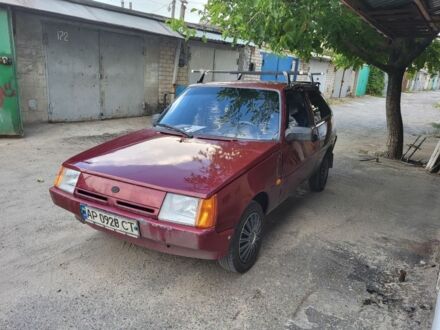 ЗАЗ Таврия 1993 в Запорожье на Automoto.ua Красный ЗАЗ Таврия, объемом двигателя 1.1 л и пробегом 130 тыс. км за 800 $, фото 1 на Automoto.ua