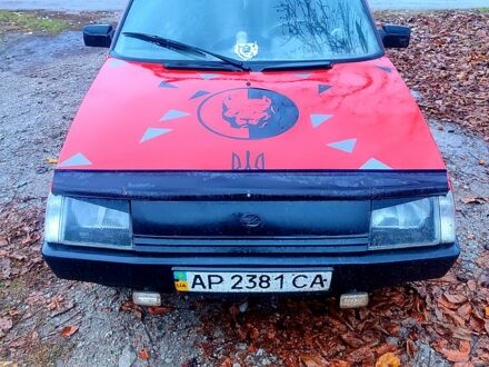 ЗАЗ Таврия 1994 в Запорожье на Automoto.ua Красный ЗАЗ Таврия, объемом двигателя 1.1 л и пробегом 99 тыс. км за 600 $, фото 1 на Automoto.ua