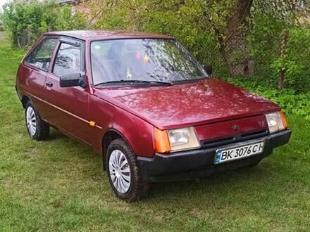 ЗАЗ Таврія 1999 у Володимир-Волинський на Automoto.ua Червоний ЗАЗ Таврія, об'ємом двигуна 1.1 л та пробігом 120 тис. км за 650 $, фото 1 на Automoto.ua