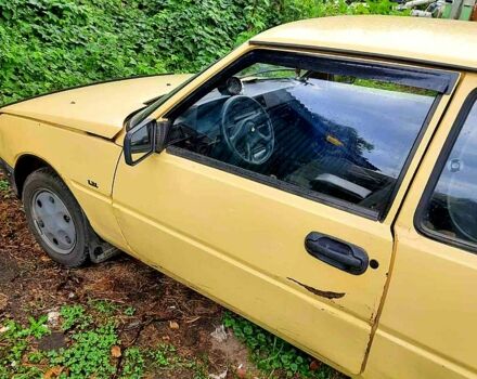 Желтый ЗАЗ Таврия, объемом двигателя 1.1 л и пробегом 135 тыс. км за 950 $, фото 3 на Automoto.ua