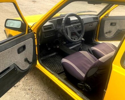 Желтый ЗАЗ Таврия, объемом двигателя 1.1 л и пробегом 275 тыс. км за 710 $, фото 7 на Automoto.ua