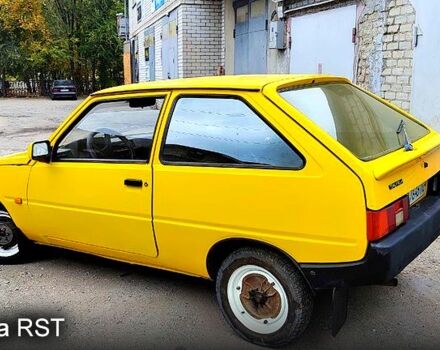 Желтый ЗАЗ Таврия, объемом двигателя 1.1 л и пробегом 275 тыс. км за 710 $, фото 2 на Automoto.ua