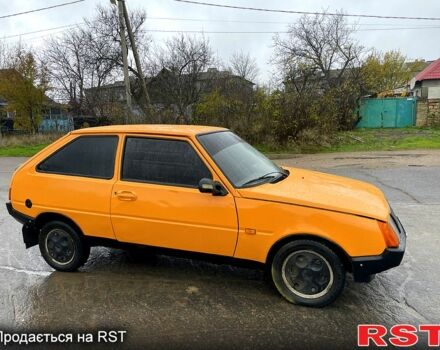 Желтый ЗАЗ Таврия, объемом двигателя 1.3 л и пробегом 200 тыс. км за 650 $, фото 5 на Automoto.ua