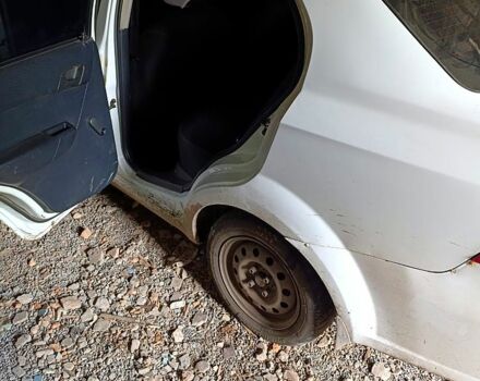 Белый ЗАЗ Вида, объемом двигателя 1.5 л и пробегом 195 тыс. км за 1400 $, фото 5 на Automoto.ua