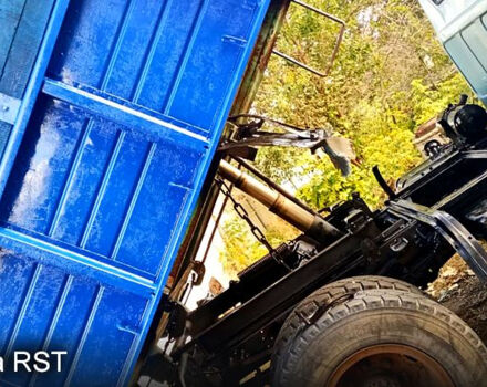 ЗИЛ 130, объемом двигателя 6 л и пробегом 136 тыс. км за 2300 $, фото 1 на Automoto.ua