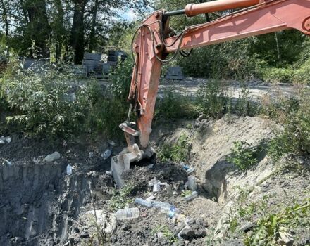 ЗИЛ 131 1996 в Радомышле на Automoto.ua ЗИЛ 131, объемом двигателя 6 л и пробегом 0 тыс. км за 9500 $, фото 4 на Automoto.ua