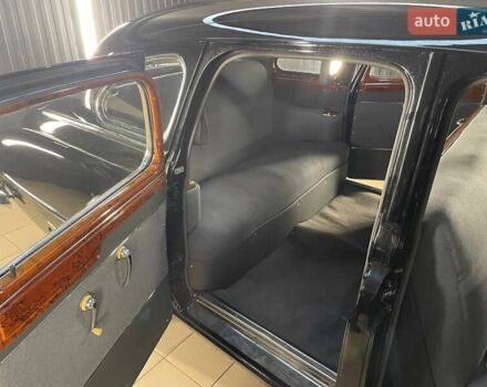 Черный ЗИМ 12, объемом двигателя 3.5 л и пробегом 8 тыс. км за 55000 $, фото 13 на Automoto.ua