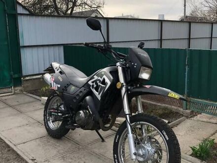Зонгшен LZX200S 2010 у Черкасах на Automoto.ua Чорний Зонгшен LZX200S, об'ємом двигуна 0 л та пробігом 8 тис. км за 799 $, фото 1 на Automoto.ua