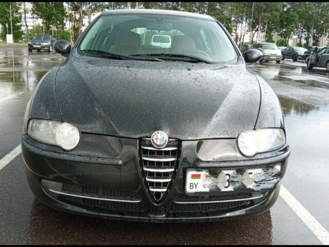 Альфа Ромео 147 2004 року Alfa Romeo 147 2004 року