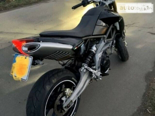 Aprilia Dorsoduro 750 SMV 2011 года