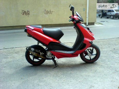 Aprilia SR 2005 года