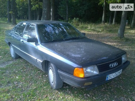 Audi 100 1986 года