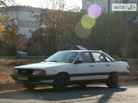 Audi 100 1986 года