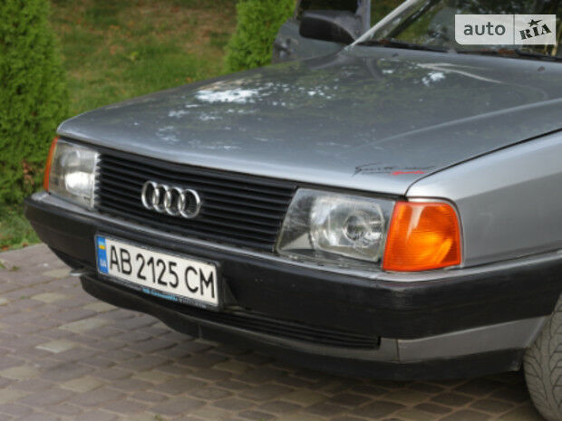 Audi 100 1986 року