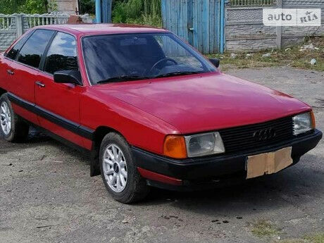 Audi 100 1985 року