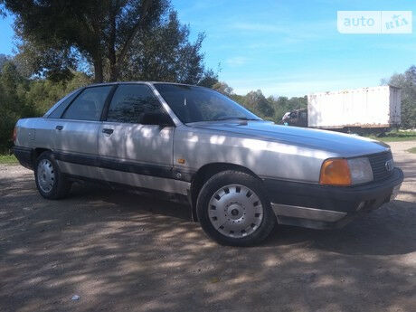 Audi 100 1988 года