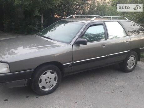 Audi 100 1988 року