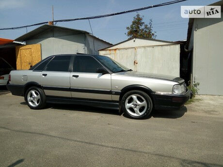 Audi 100 1987 года