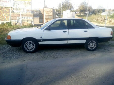 Audi 100 1987 года