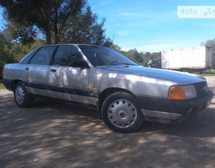 Audi 100 1988 года