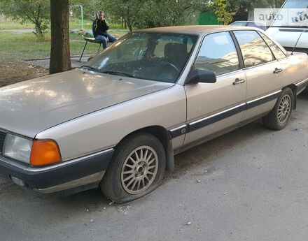 Audi 100 1987 года