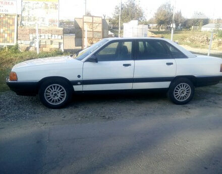 Audi 100 1987 года