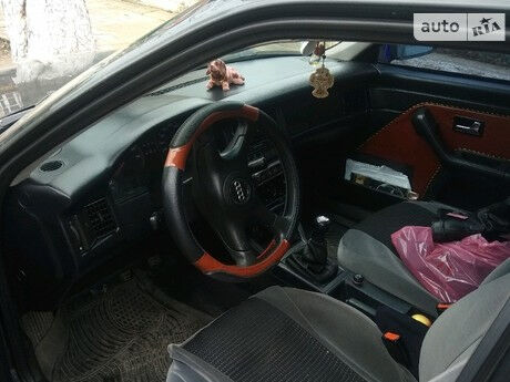 Ауди 80 1994 года Audi 80 1994 года
