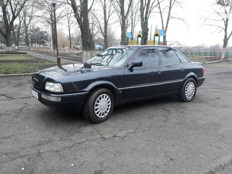 Ауди 80 1994 года Audi 80 1994 года