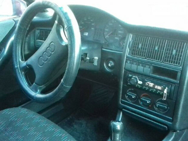 Audi 90 1988 года