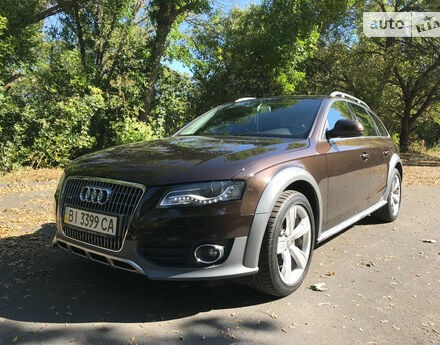 Фото на відгук з оцінкою 4   про авто Audi A4 Allroad 2009 року випуску від автора “Саша” з текстом: Отличный авто, но дороговато обслуживание и в некоторых моментах немцы начинают економить на мате...