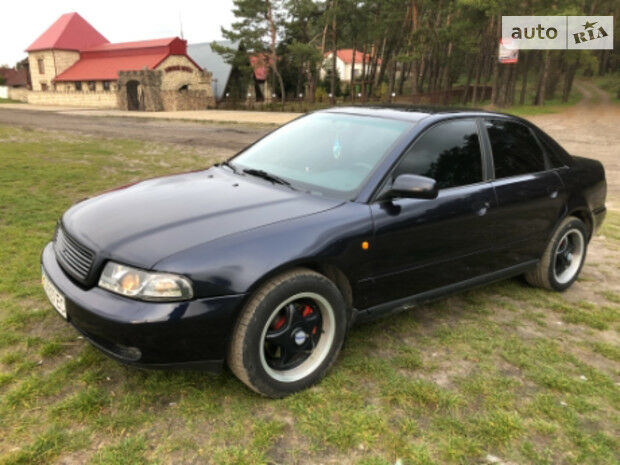 Audi A4 1998 года