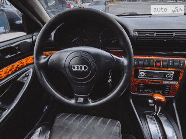 Audi A4 1998 года