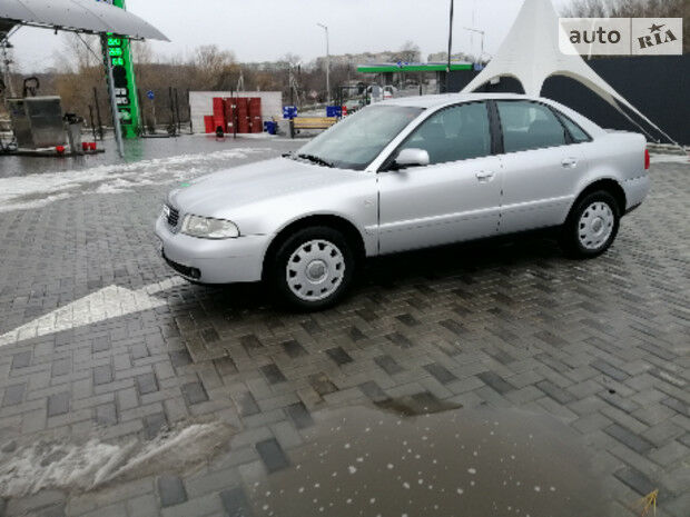 Audi A4 2000 года