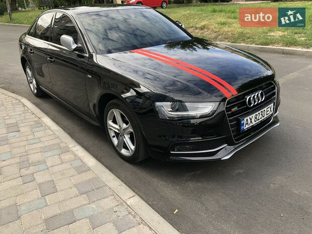 Audi A4 2012 року