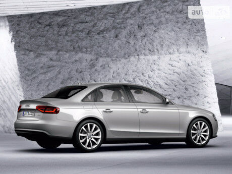 Ауди А4 2000 року Audi A4 2000 року
