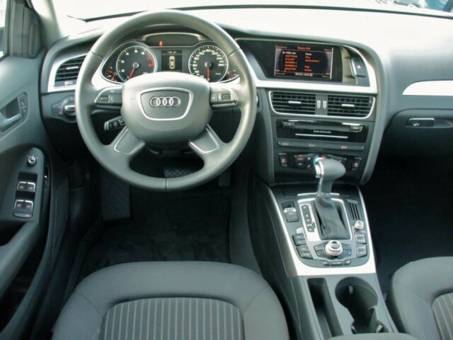 Audi A4 2012 року