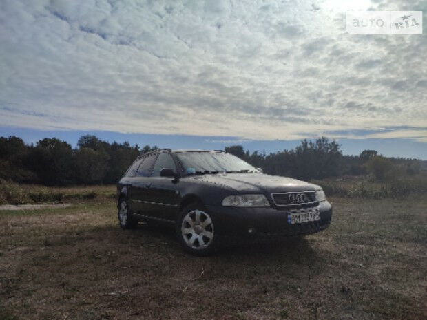 Audi A4 2000 року