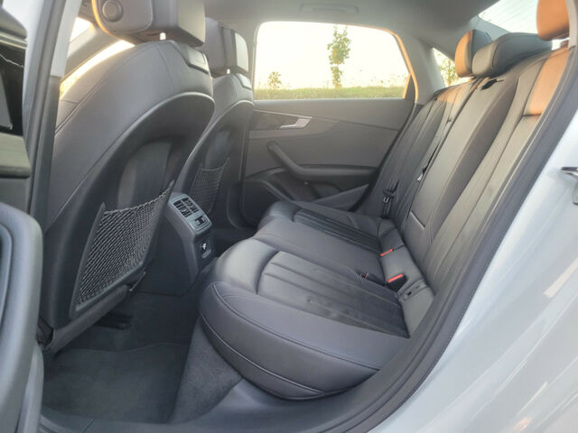 Audi A4 2021 року