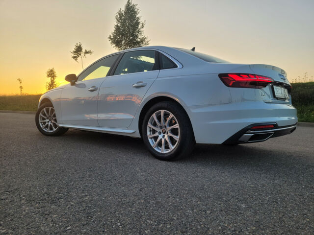 Audi A4 2021 року