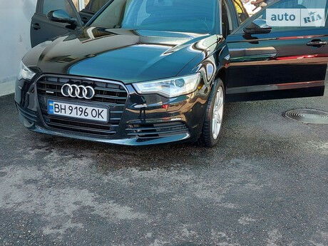Ауди А6 2011 року Audi A6 2011 року